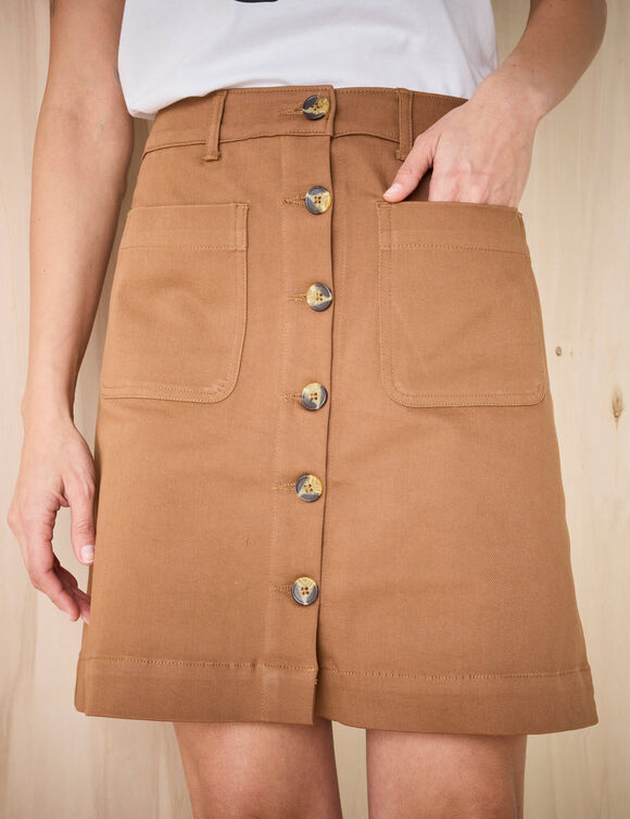 Jupe évasée courte boutonnée (caramel) Jupe évasée courte boutonnée (caramel)